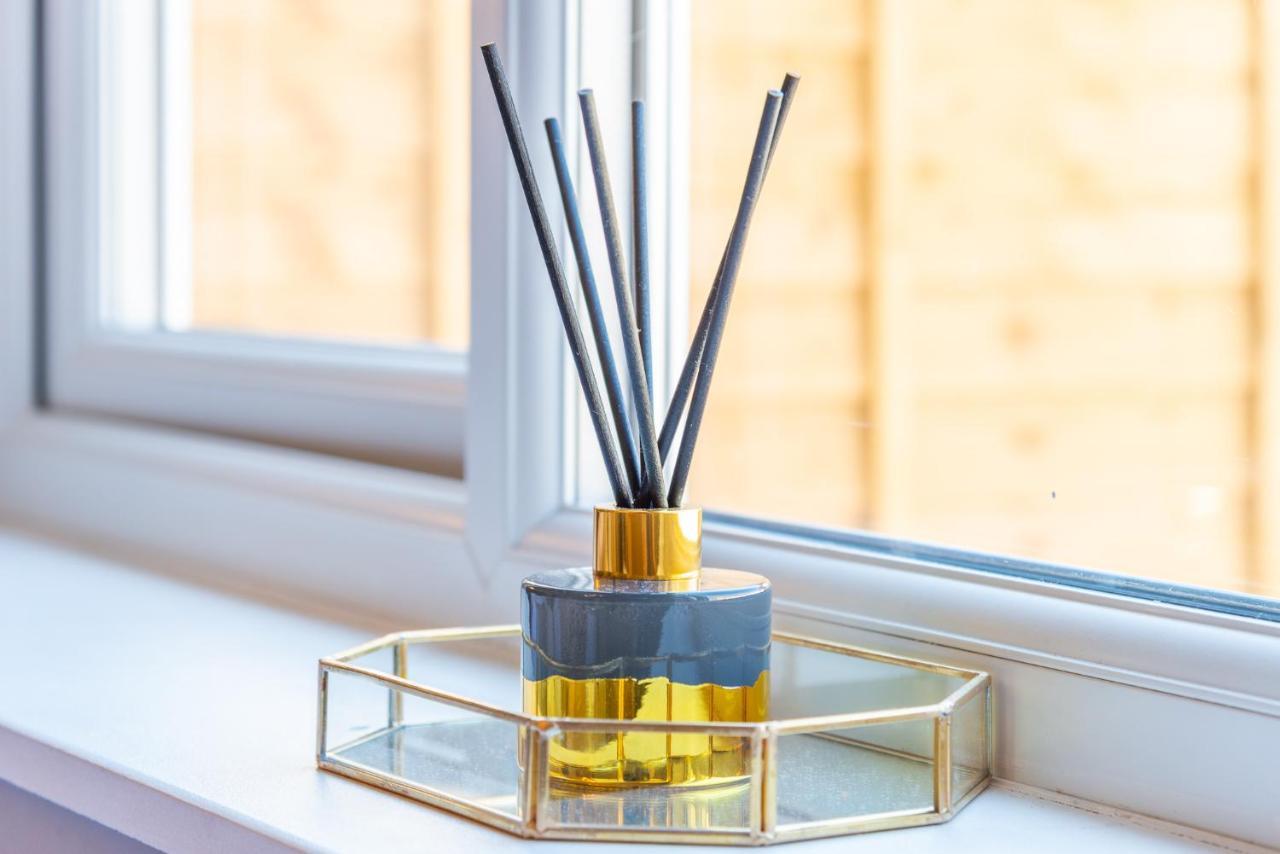 Elegant Studio - Perfect For Explorers Apartment London Bagian luar foto
