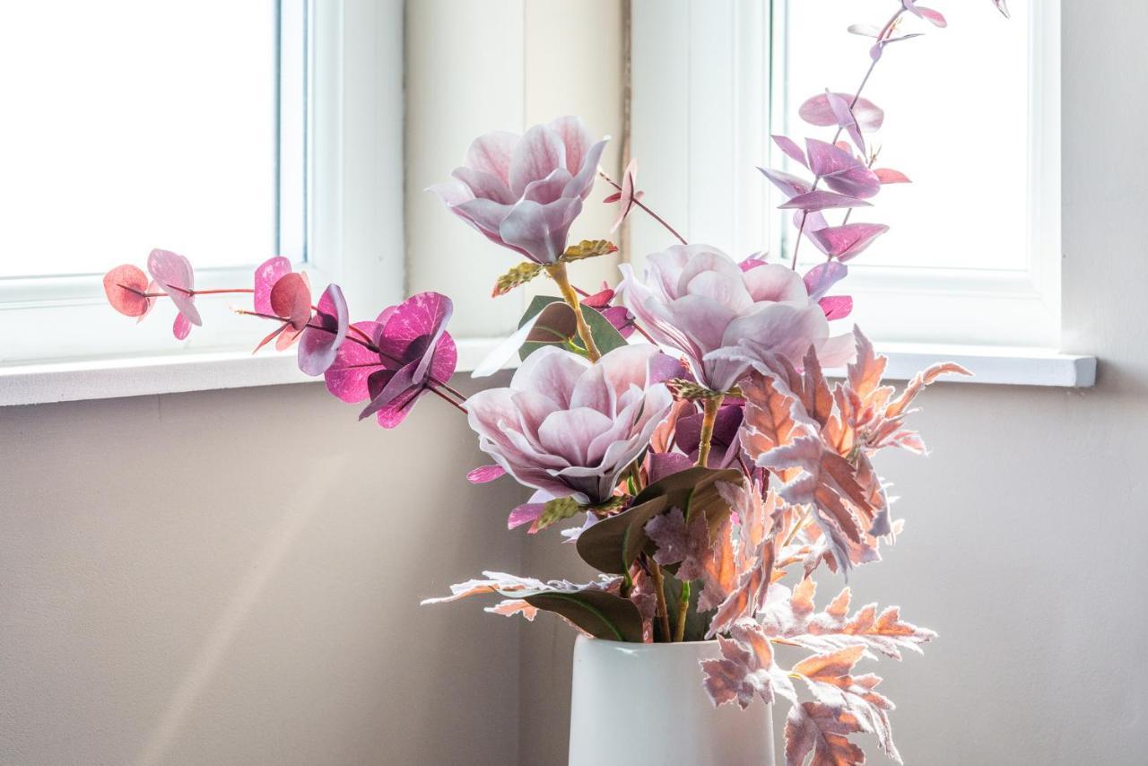 Elegant Studio - Perfect For Explorers Apartment London Bagian luar foto
